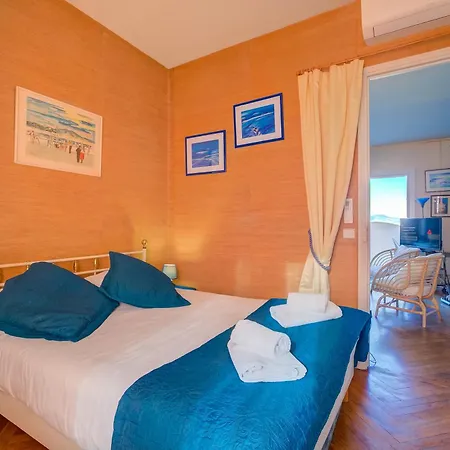 Le 44 - Sea & Mountain View - Happy *