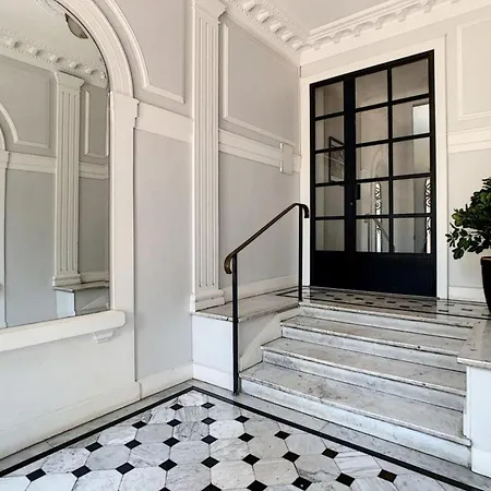 Le 44 - Sea & Mountain View - Happy *